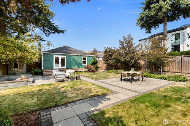 8106 Stone Avenue N, Seattle, WA 98103