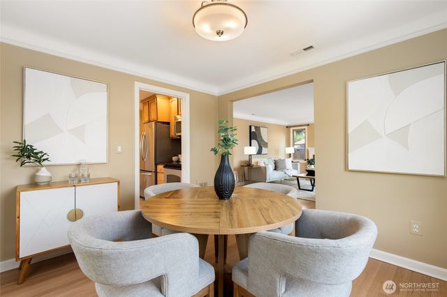 8106 Stone Avenue N, Seattle, WA 98103