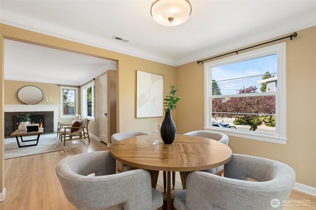 8106 Stone Avenue N, Seattle, WA 98103