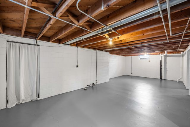 6001 Snyder Avenue, Des Moines, IA 50322