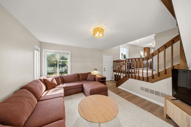6001 Snyder Avenue, Des Moines, IA 50322