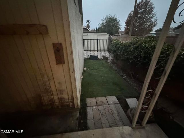2049 Sebring Street B, Simi Valley, CA 93065