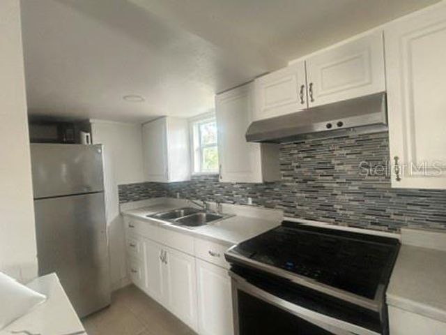 5750 10TH STREET N, St Petersburg, FL 33703