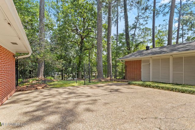 4606 Nottingham Road, Jackson, MS 39211