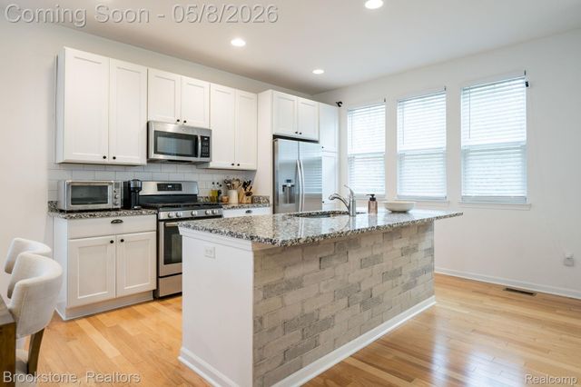 512 Midland Boulevard, Royal Oak, MI 48073