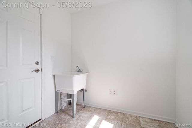 512 Midland Boulevard, Royal Oak, MI 48073