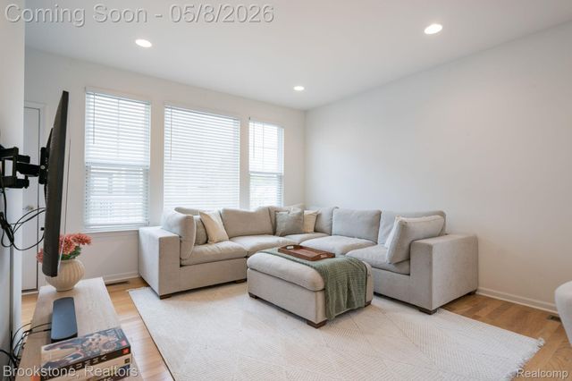 512 Midland Boulevard, Royal Oak, MI 48073