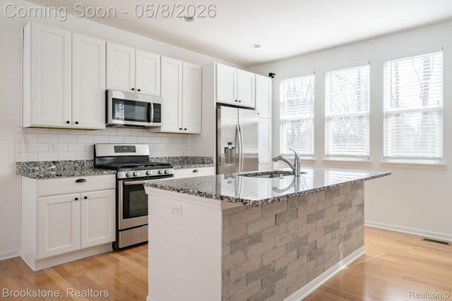 512 Midland Boulevard, Royal Oak, MI 48073