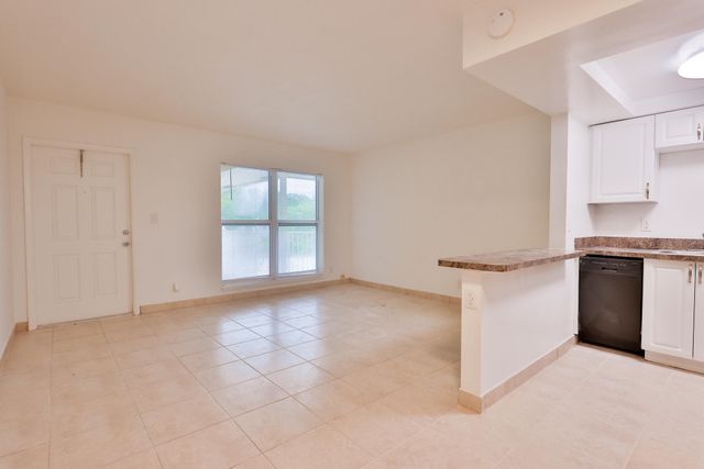 391 SE 19th Avenue SE 7, Pompano Beach, FL 33060