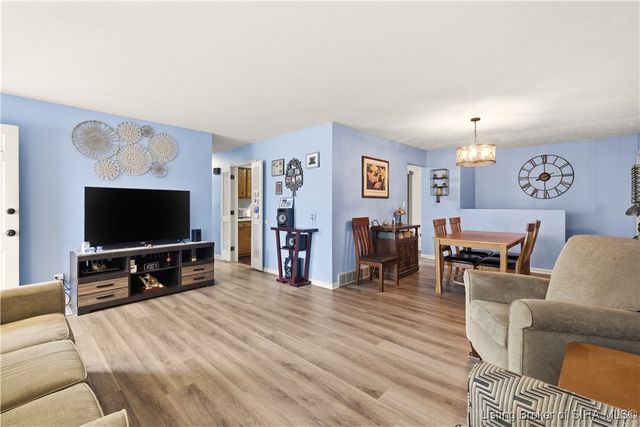 1021 Gerald Drive, Clarksville, IN 47129