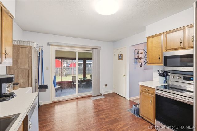 1021 Gerald Drive, Clarksville, IN 47129