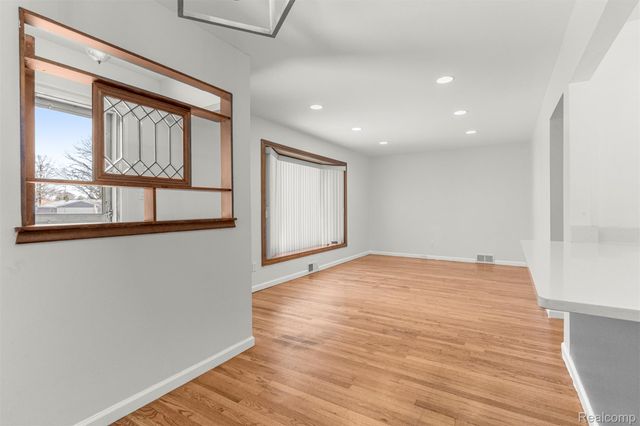 4142 Gertrude Street, Dearborn Heights, MI 48125