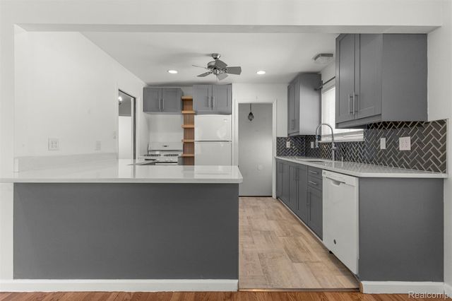 4142 Gertrude Street, Dearborn Heights, MI 48125