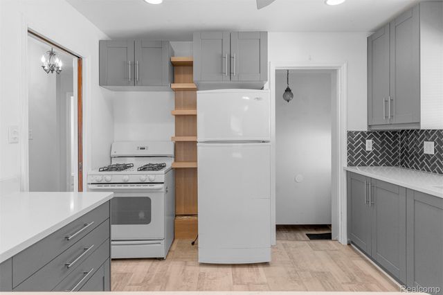 4142 Gertrude Street, Dearborn Heights, MI 48125