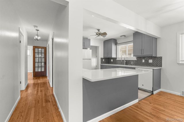 4142 Gertrude Street, Dearborn Heights, MI 48125