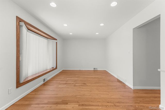 4142 Gertrude Street, Dearborn Heights, MI 48125