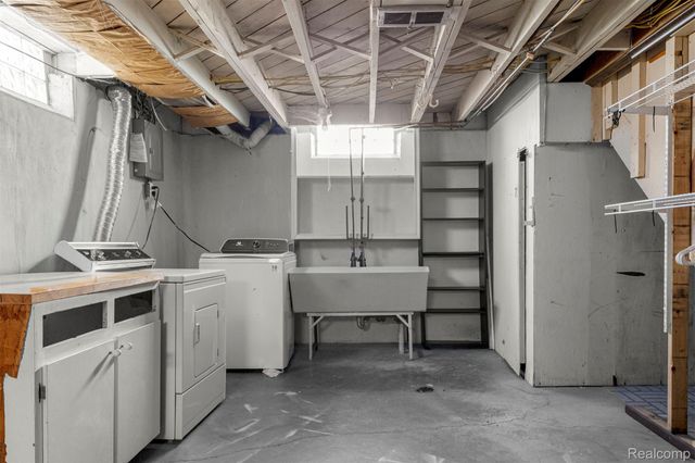 4142 Gertrude Street, Dearborn Heights, MI 48125