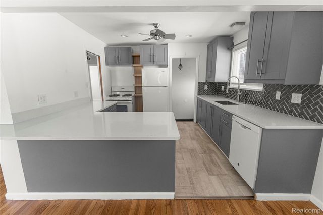 4142 Gertrude Street, Dearborn Heights, MI 48125