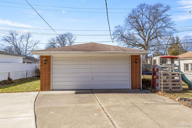 4142 Gertrude Street, Dearborn Heights, MI 48125