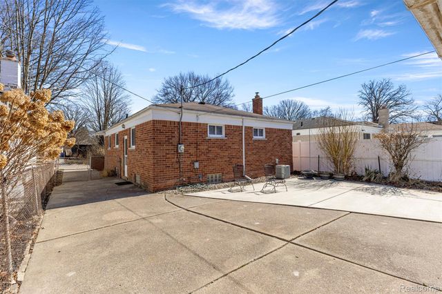 4142 Gertrude Street, Dearborn Heights, MI 48125