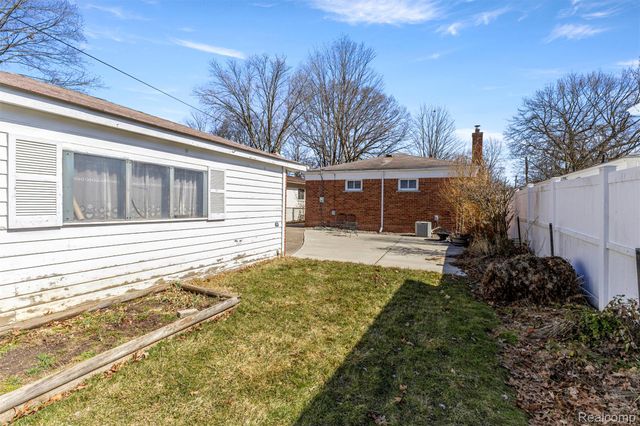 4142 Gertrude Street, Dearborn Heights, MI 48125