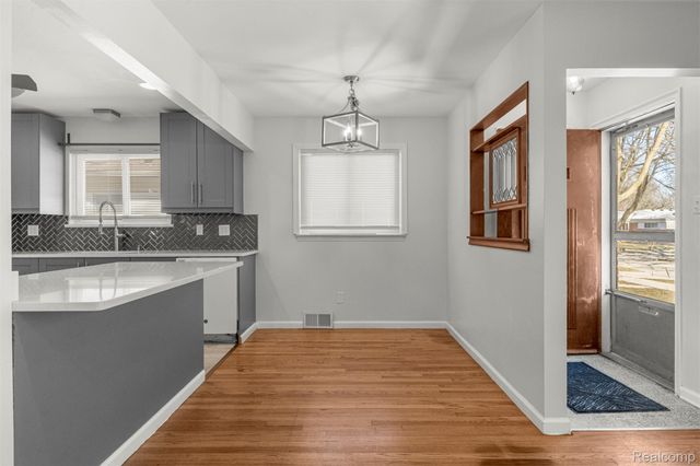 4142 Gertrude Street, Dearborn Heights, MI 48125