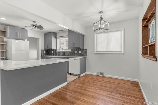 4142 Gertrude Street, Dearborn Heights, MI 48125