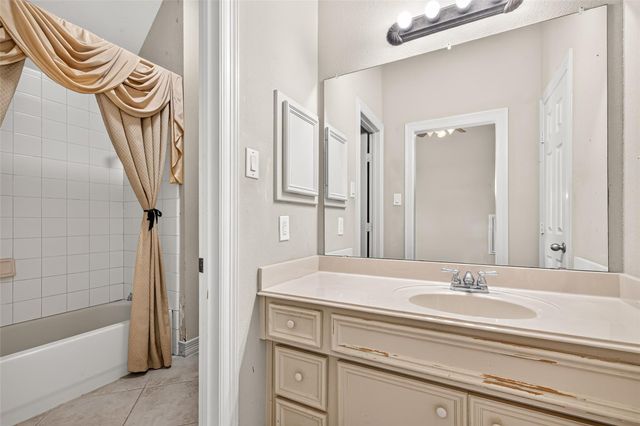 2313 Delta Bridge Drive, Pearland, TX 77584