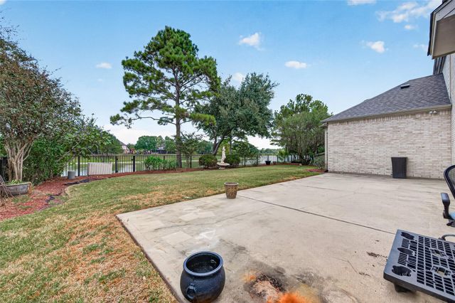 2313 Delta Bridge Drive, Pearland, TX 77584