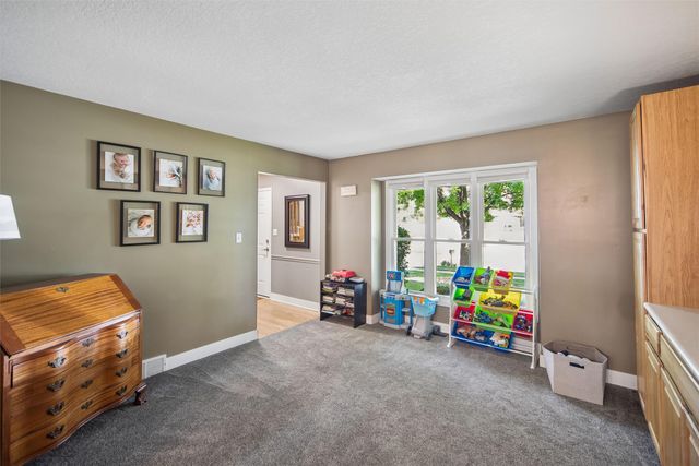 4709 80th Place, Urbandale, IA 50322