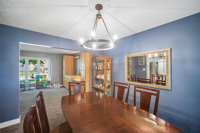 4709 80th Place, Urbandale, IA 50322