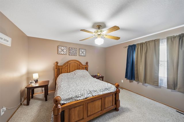 4709 80th Place, Urbandale, IA 50322