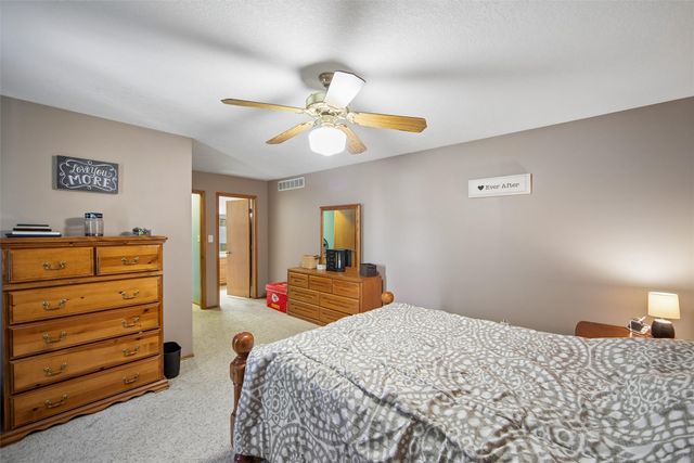 4709 80th Place, Urbandale, IA 50322
