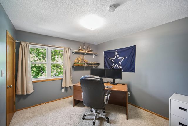 4709 80th Place, Urbandale, IA 50322