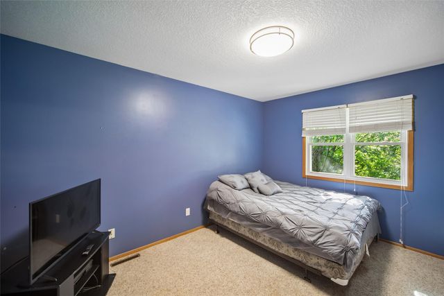 4709 80th Place, Urbandale, IA 50322