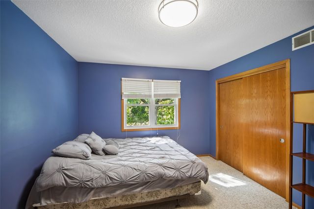 4709 80th Place, Urbandale, IA 50322