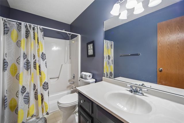 4709 80th Place, Urbandale, IA 50322