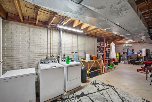 4709 80th Place, Urbandale, IA 50322