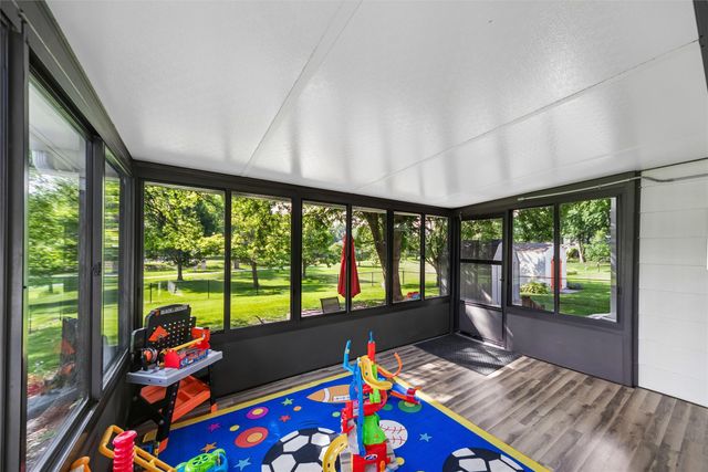 4709 80th Place, Urbandale, IA 50322