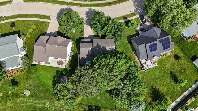 4709 80th Place, Urbandale, IA 50322