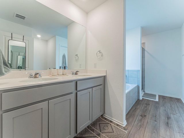 524 Sebring CIR, Hutto, TX 78634