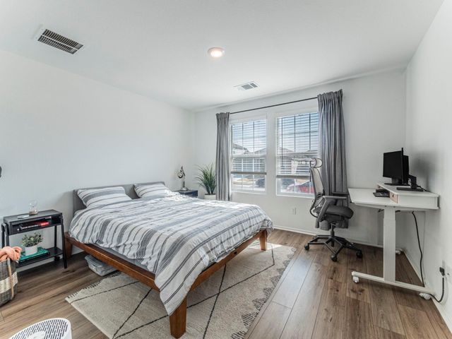 524 Sebring CIR, Hutto, TX 78634