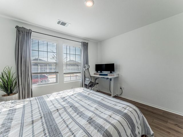 524 Sebring CIR, Hutto, TX 78634