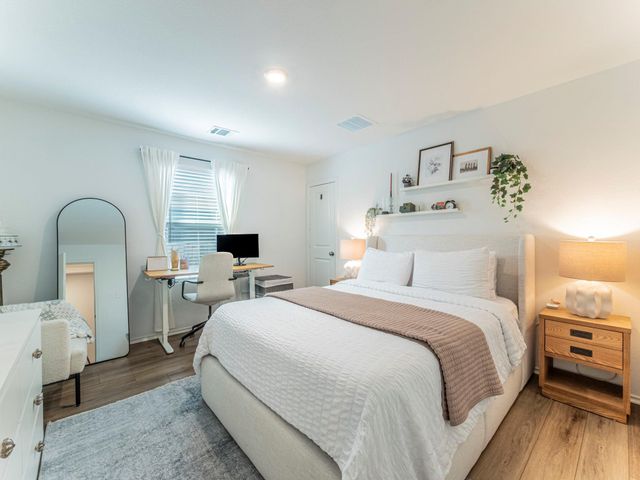 524 Sebring CIR, Hutto, TX 78634