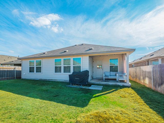 524 Sebring CIR, Hutto, TX 78634