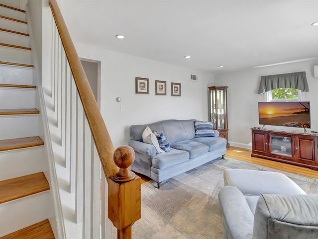 19 Saville St, Saugus, MA 01906