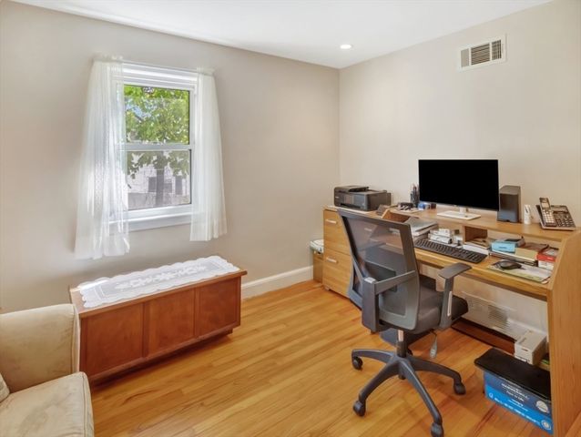 19 Saville St, Saugus, MA 01906