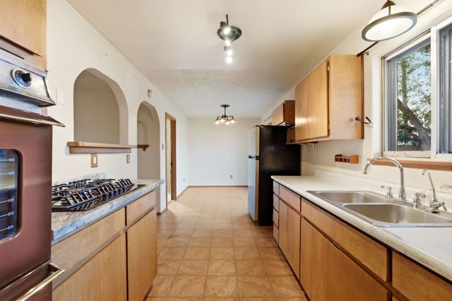 1711 Avenida Cristobal Colon, Santa Fe, NM 87501