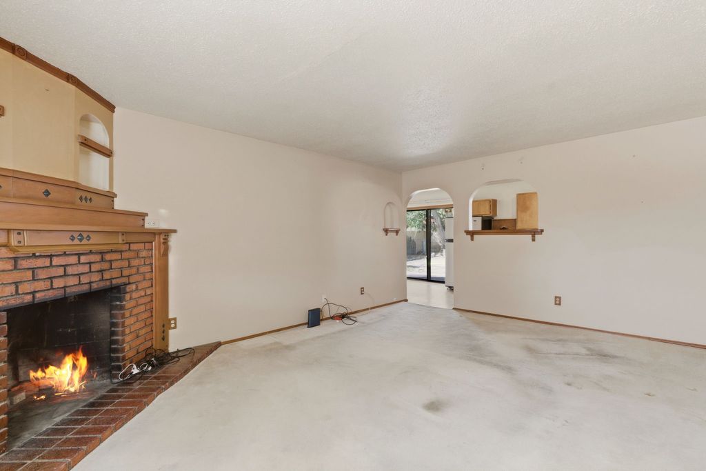 1711 Avenida Cristobal Colon, Santa Fe, NM 87501