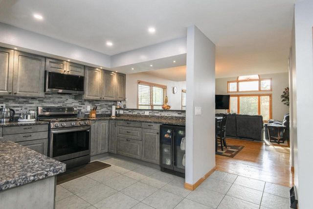 1497 Sunnyridge ROAD, Pewaukee, WI 53072